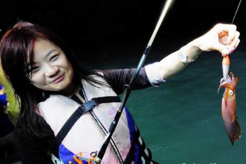 Tour Câu mực (Thực đơn BBQ hải sản) Tour Câu mực (Thực đơn BBQ hải sản)